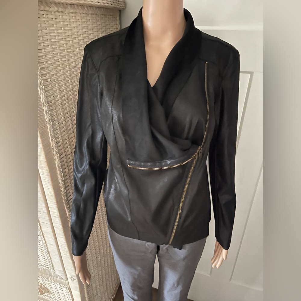 Mote Light Jacket - Picture 8 of 8